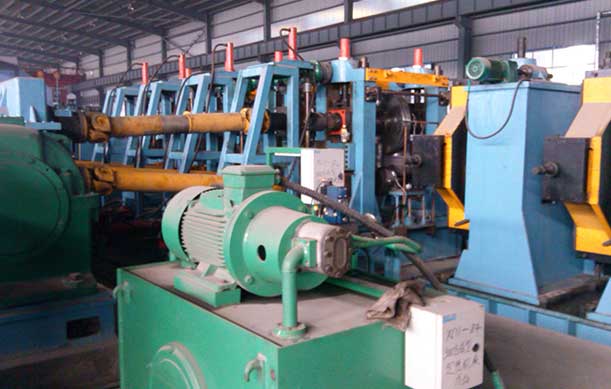 小型圓方管設(shè)備