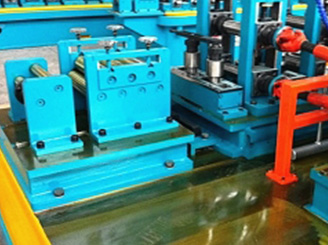 小型圓方管設備廠家需要評估廠家的綜合實力?？梢詮哪切┓矫孢M行評估